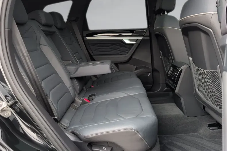 Volkswagen Touareg din 2022 cu 42.233 km - oferta VOL229940 - foto 20