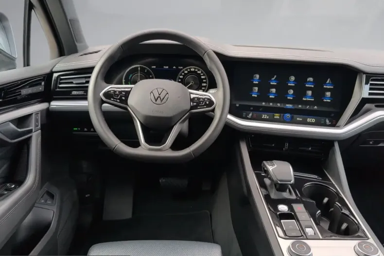 Volkswagen Touareg din 2022 cu 42.233 km - oferta VOL229940 - foto 26
