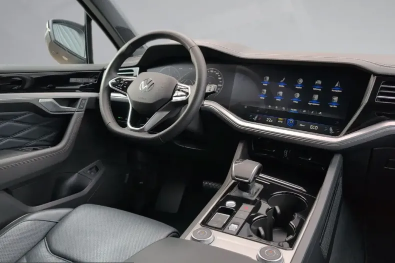 Volkswagen Touareg din 2022 cu 42.233 km - oferta VOL229940 - foto 27