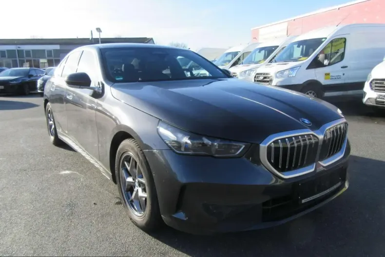 BMW 520 (Seria 5) din 2025 cu 44.000 km - oferta BMW229942 - foto 1