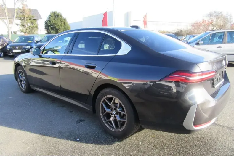BMW 520 (Seria 5) din 2025 cu 44.000 km - oferta BMW229942 - foto 9