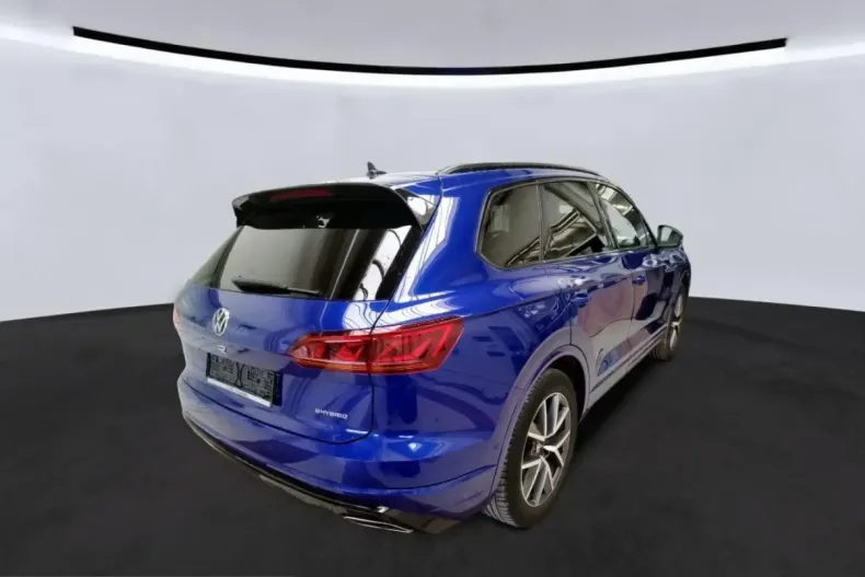 Volkswagen Touareg din 2022 cu 62.953 km - oferta VOL229950 - foto 4