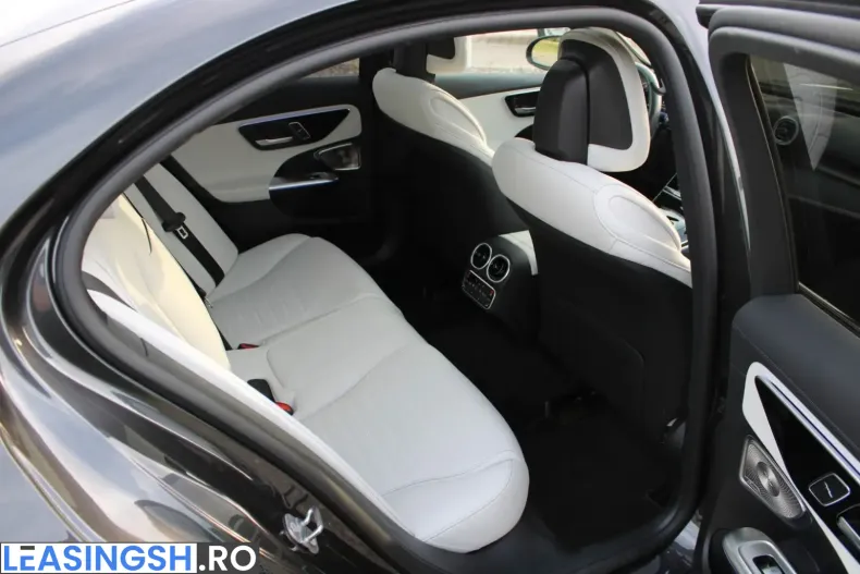 Mercedes-Benz C 300 (Clasa C) din 2025 cu 52.000 km - oferta MER229952 - foto 13
