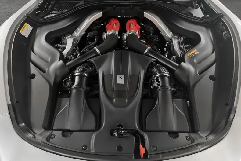Ferrari Roma din 2021 cu 11.500 km - oferta FER229953 - foto 9