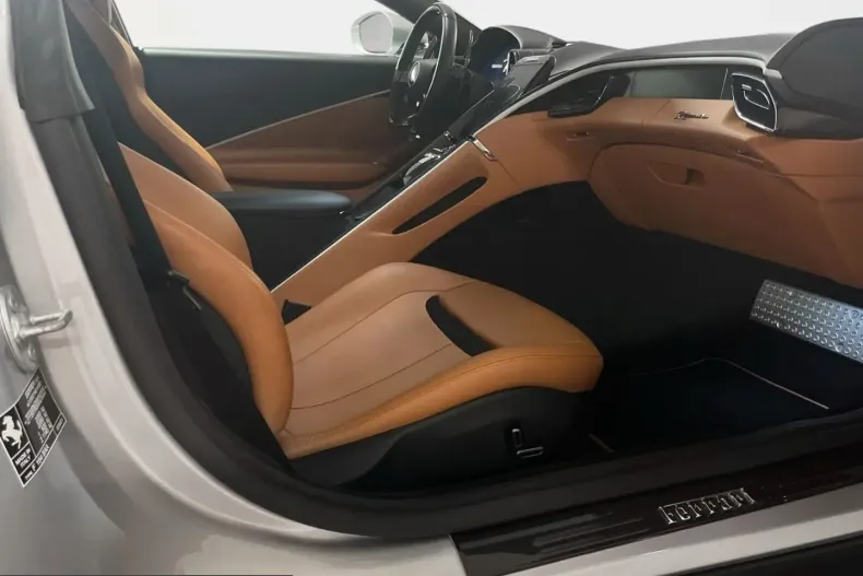 Ferrari Roma din 2021 cu 11.500 km - oferta FER229953 - foto 11