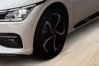 Kia EV6 din 2025 cu 10.535 km - oferta KIA229965 - foto 6