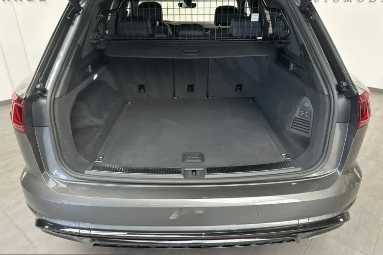 Volkswagen Touareg din 2024 cu 56.750 km - oferta VOL229978 - foto 6