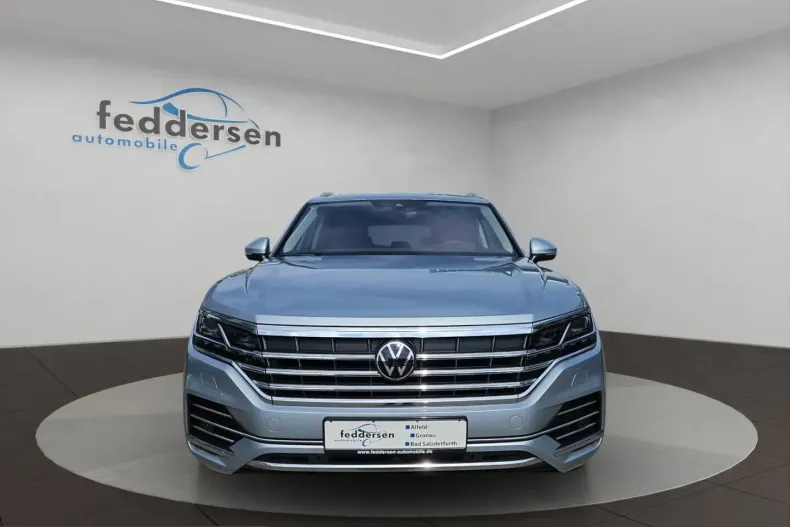 Volkswagen Touareg din 2023 cu 72.400 km - oferta VOL229979 - foto 2