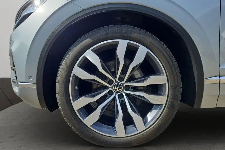 Volkswagen Touareg din 2023 cu 72.400 km - oferta VOL229979 - foto 6