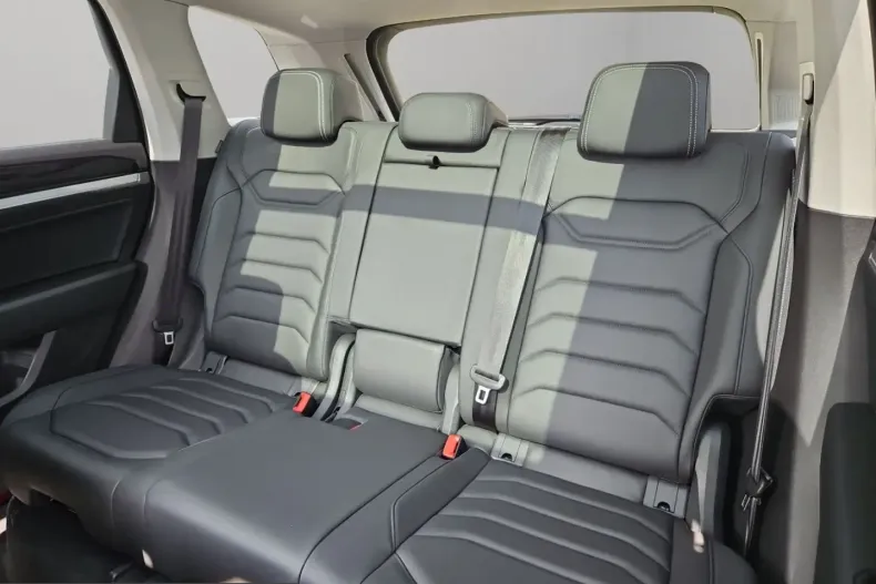 Volkswagen Touareg din 2023 cu 72.400 km - oferta VOL229979 - foto 18