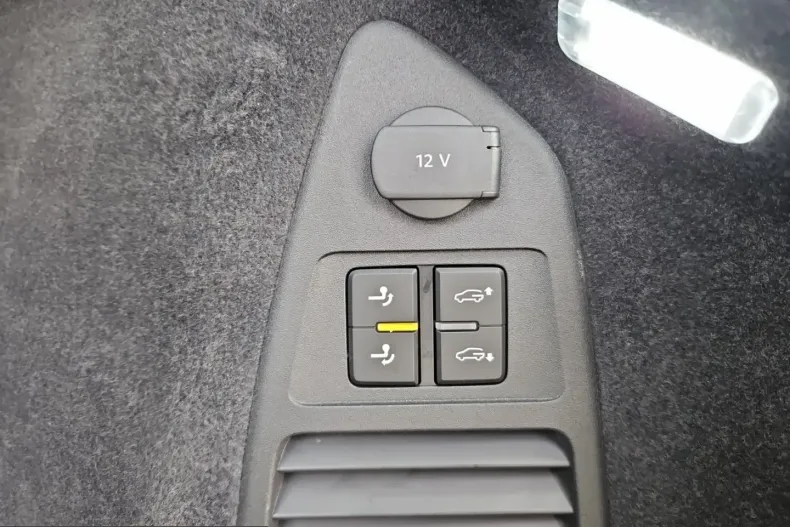 Volkswagen Touareg din 2023 cu 72.400 km - oferta VOL229979 - foto 23