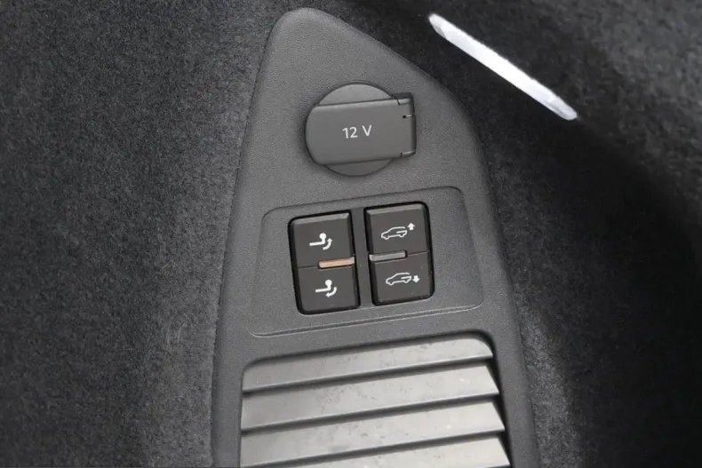 Volkswagen Touareg din 2025 cu 24.604 km - oferta VOL229981 - foto 16