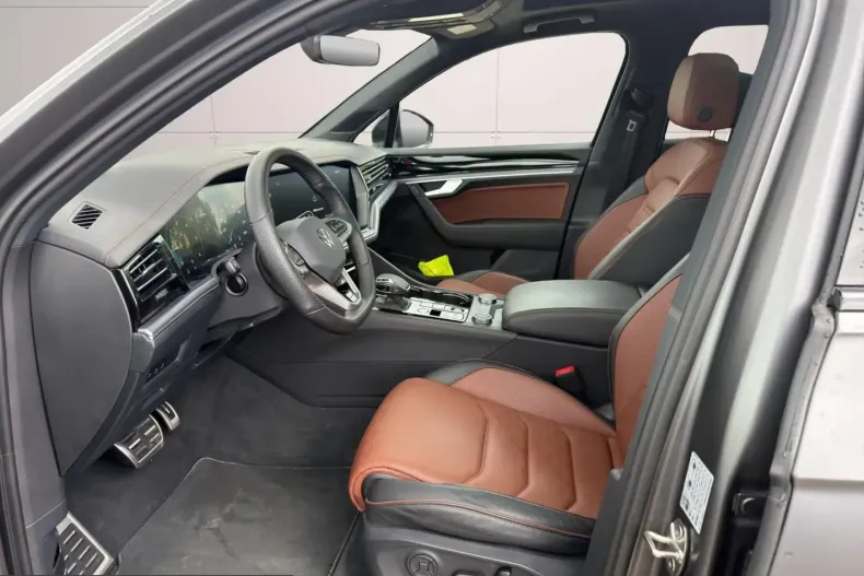 Volkswagen Touareg din 2025 cu 15.457 km - oferta VOL229984 - foto 6