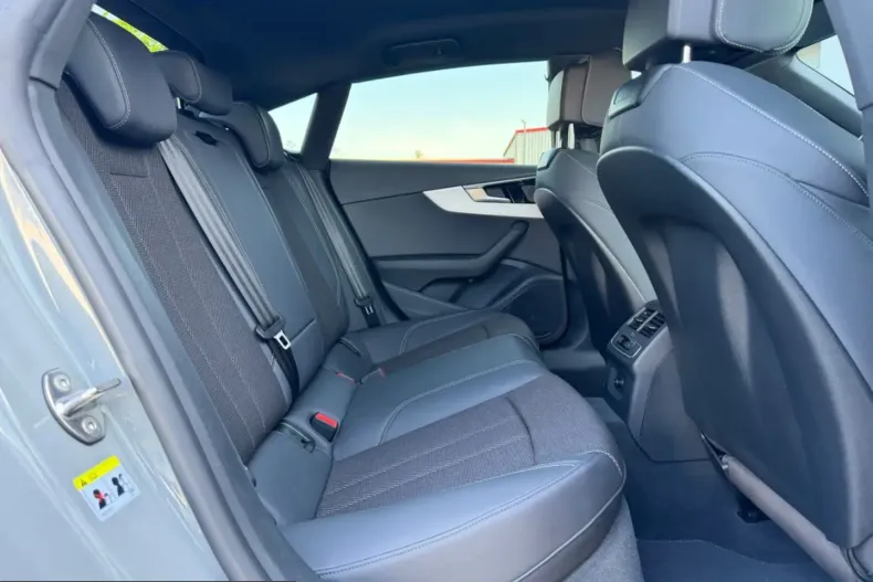 Audi A5 din 2022 cu 44.600 km - oferta AUD229988 - foto 9