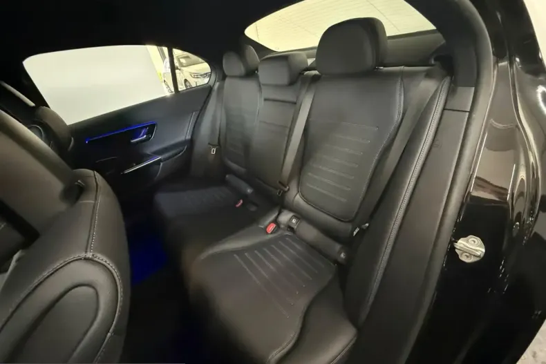 Mercedes-Benz C 220 (Clasa C) din 2023 cu 48.221 km - oferta MER229990 - foto 21