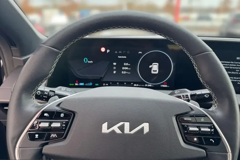 Kia EV6 din 2025 cu 21.149 km - oferta KIA229998 - foto 8