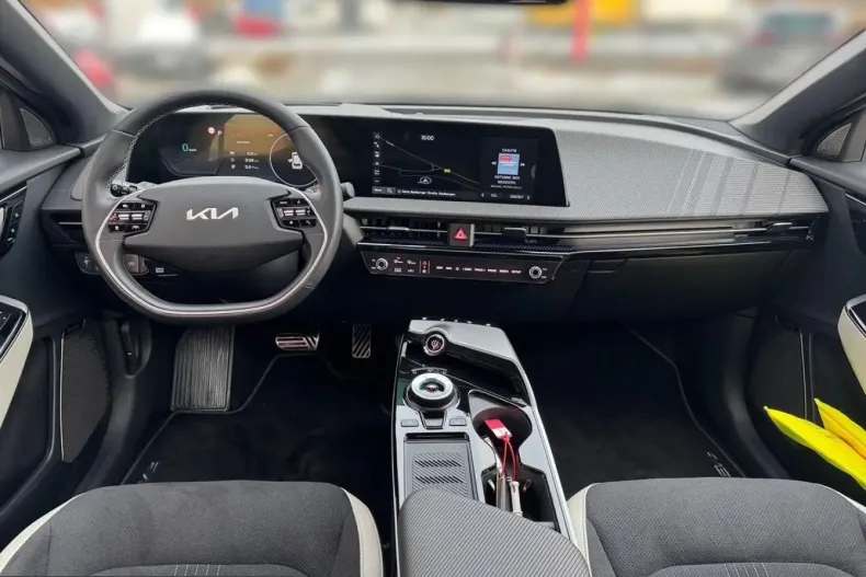 Kia EV6 din 2025 cu 21.149 km - oferta KIA229998 - foto 10