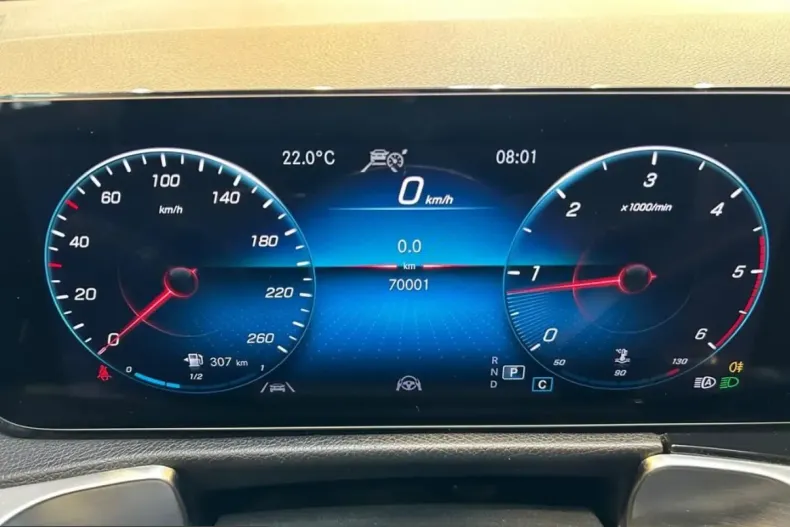 Mercedes-Benz GLB 200 (Clasa GLB) din 2023 cu 70.001 km - oferta MER230006 - foto 12