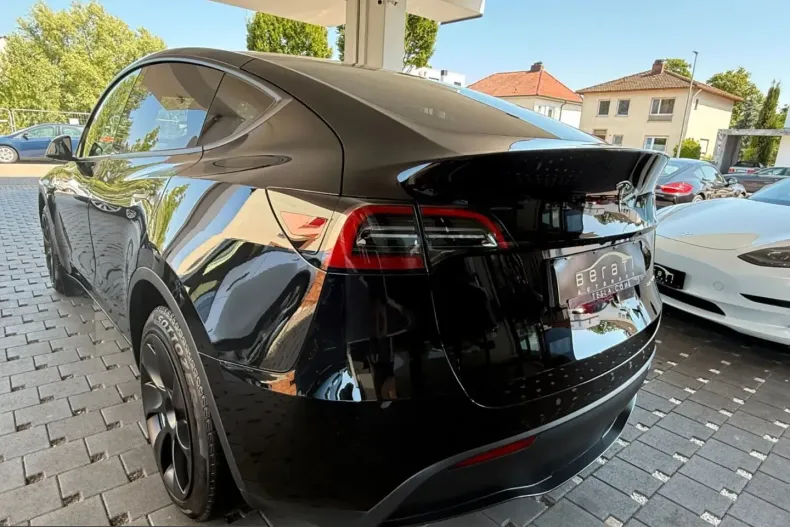 Tesla Model Y din 2023 cu 37.000 km - oferta TES230041 - foto 3