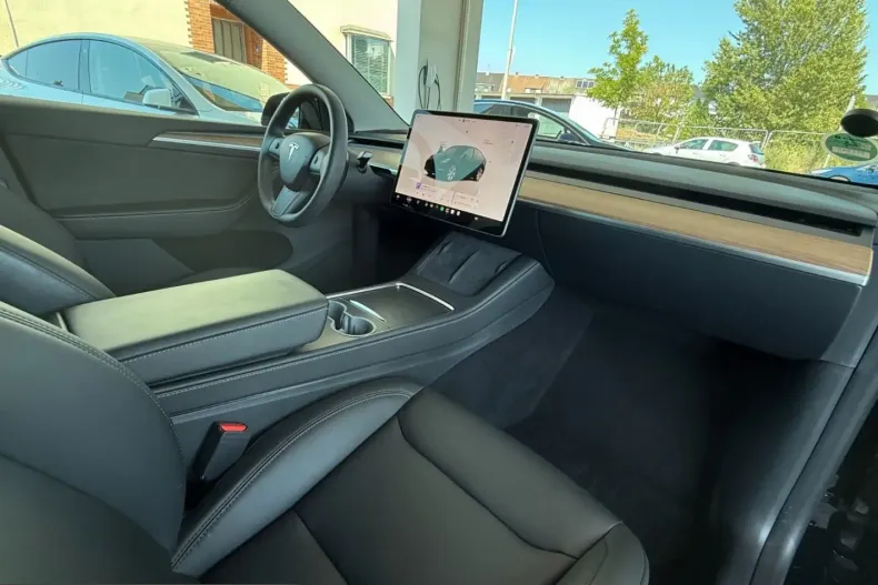 Tesla Model Y din 2023 cu 37.000 km - oferta TES230041 - foto 26