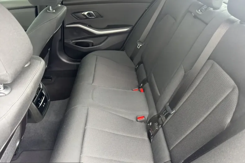 BMW 320 (Seria 3) din 2023 cu 32.206 km - oferta BMW230042 - foto 7