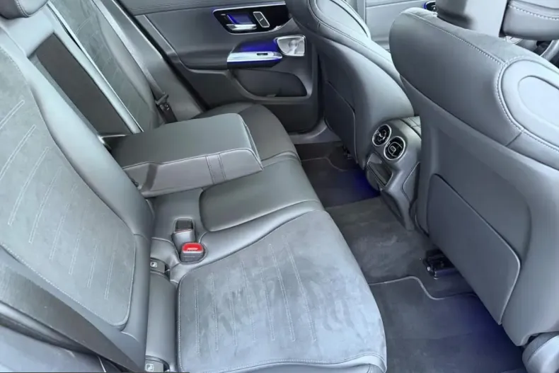Mercedes-Benz GLC 300 (Clasa GLC) din 2025 cu 13.900 km - oferta MER230046 - foto 4