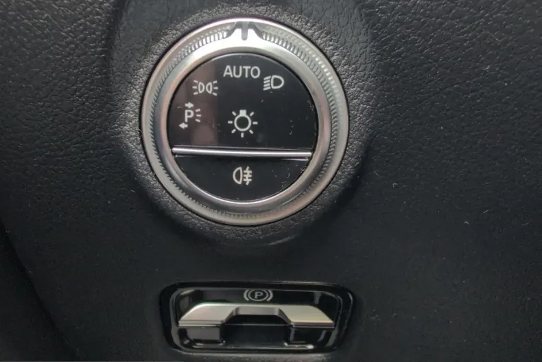 Mercedes-Benz C 220 (Clasa C) din 2023 cu 29.835 km - oferta MER230049 - foto 16