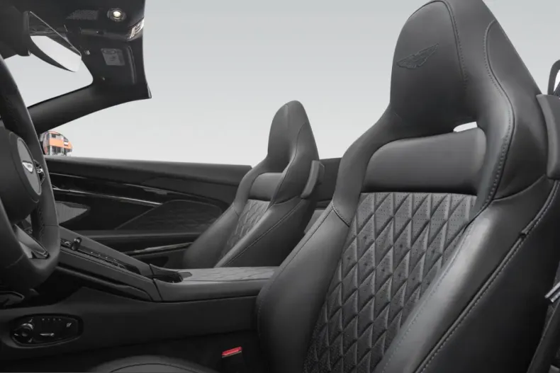 Aston Martin DB12 din 2024 cu 17.900 km - oferta AST230086 - foto 2