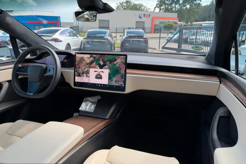 Tesla Model X din 2023 cu 68.333 km - oferta TES230090 - foto 3