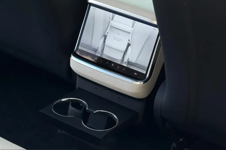 Tesla Model X din 2023 cu 68.333 km - oferta TES230090 - foto 39