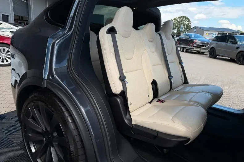Tesla Model X din 2023 cu 68.333 km - oferta TES230090 - foto 40