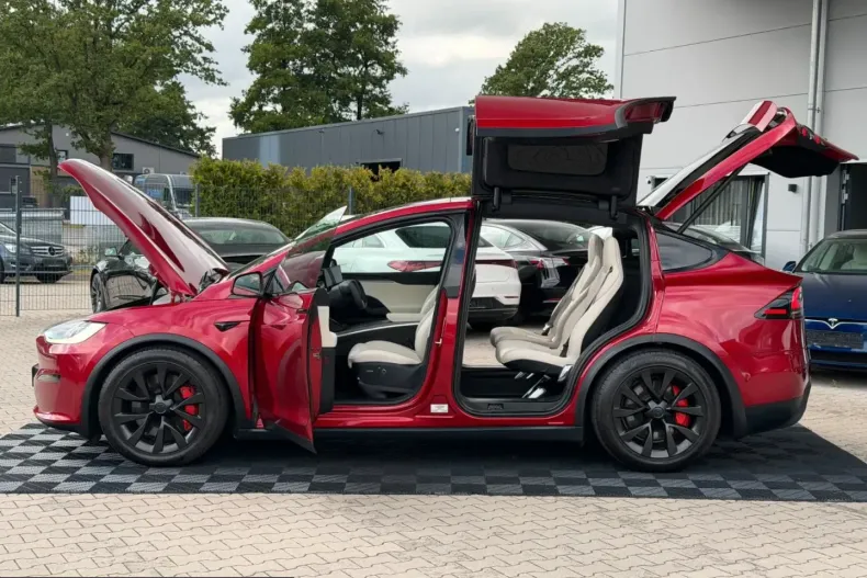 Tesla Model X din 2023 cu 69.888 km - oferta TES230092 - foto 1