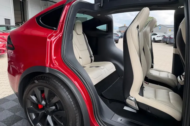 Tesla Model X din 2023 cu 69.888 km - oferta TES230092 - foto 23
