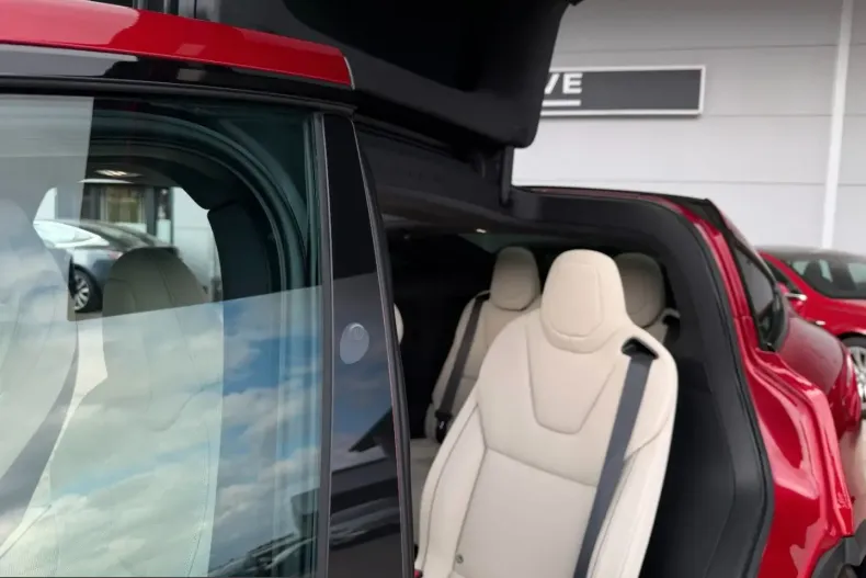 Tesla Model X din 2023 cu 69.888 km - oferta TES230092 - foto 28