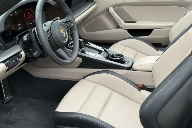 Porsche 992 din 2025 cu 7.400 km - oferta POR230096 - foto 4