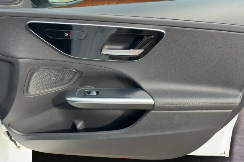 Mercedes-Benz C 180 (Clasa C) din 2025 cu 17.183 km - oferta MER230100 - foto 19