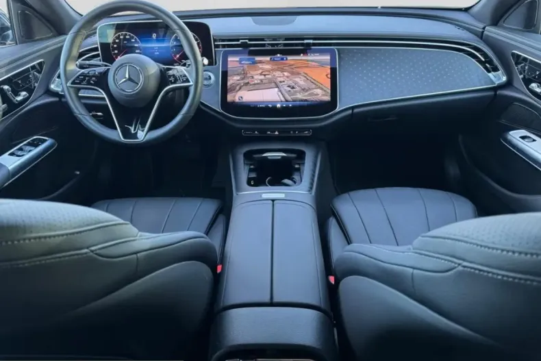 Mercedes-Benz E 200 (Clasa E) din 2023 cu 3.251 km - oferta MER230104 - foto 7