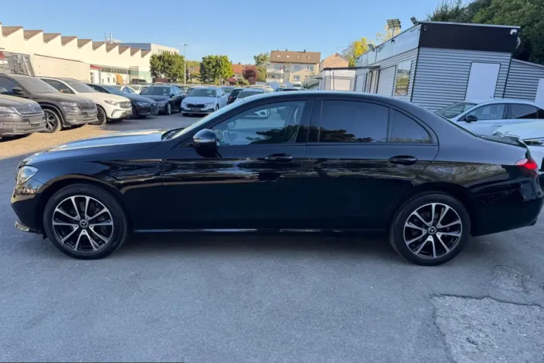 Mercedes-Benz E 200 (Clasa E) din 2023 cu 65.500 km - oferta MER230108 - foto 4
