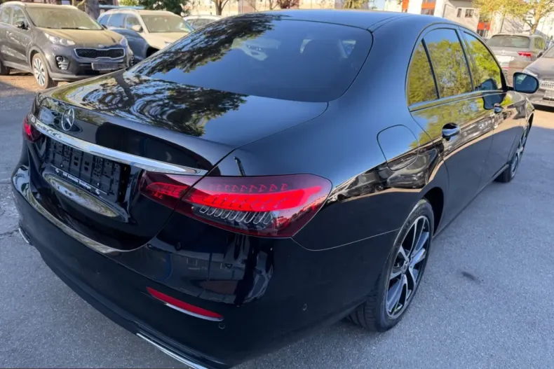 Mercedes-Benz E 200 (Clasa E) din 2023 cu 65.500 km - oferta MER230108 - foto 8