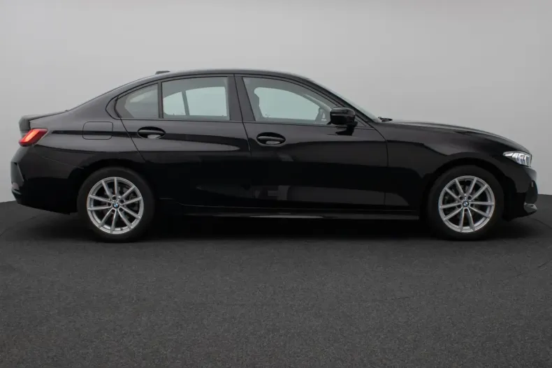 BMW 318i (Seria 3) din 2024 cu 37.557 km - oferta BMW230110 - foto 5