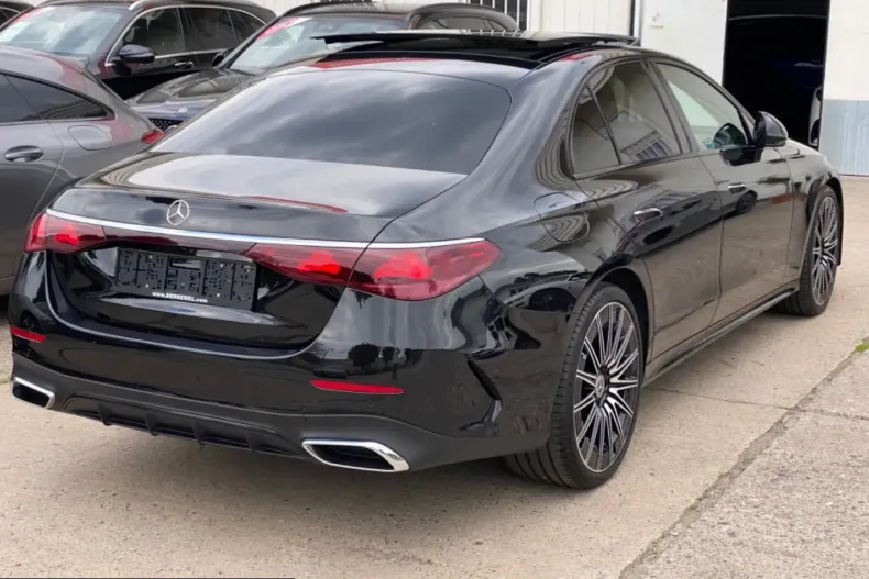 Mercedes-Benz E 220 (Clasa E) din 2024 cu 33.192 km - oferta MER230113 - foto 6