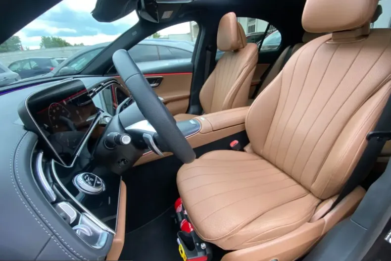 Mercedes-Benz E 220 (Clasa E) din 2024 cu 33.192 km - oferta MER230113 - foto 7