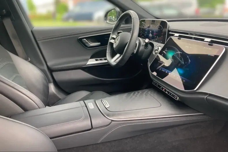 Mercedes-Benz E 220 (Clasa E) din 2025 cu 6.202 km - oferta MER230114 - foto 11