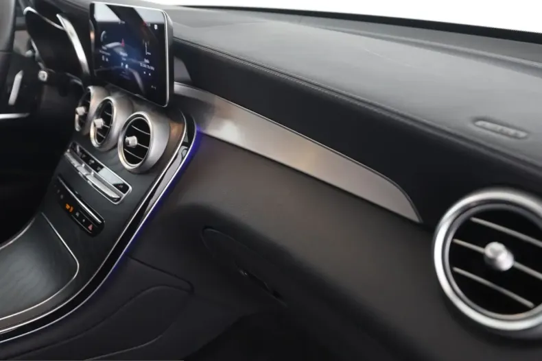 Mercedes-Benz GLC 300 (Clasa GLC) din 2023 cu 47.700 km - oferta MER230119 - foto 14