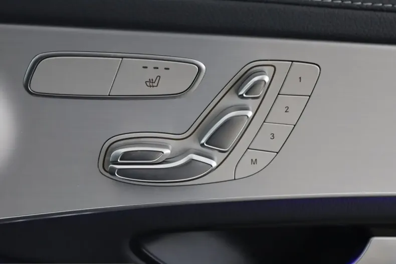 Mercedes-Benz GLC 300 (Clasa GLC) din 2023 cu 47.700 km - oferta MER230119 - foto 17