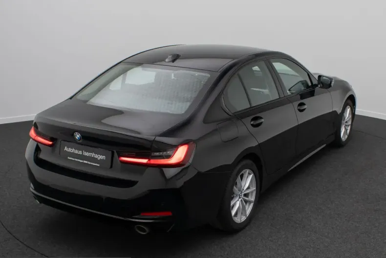 BMW 318i (Seria 3) din 2024 cu 36.904 km - oferta BMW230123 - foto 7
