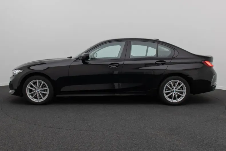 BMW 318i (Seria 3) din 2024 cu 36.904 km - oferta BMW230123 - foto 11