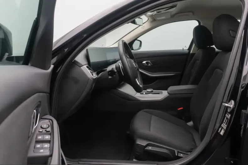 BMW 318i (Seria 3) din 2024 cu 36.904 km - oferta BMW230123 - foto 18