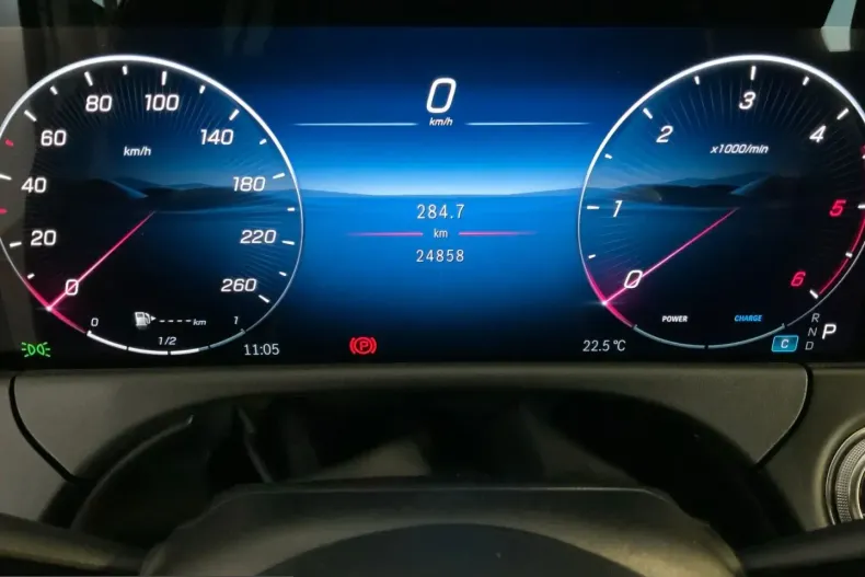 Mercedes-Benz E 220 (Clasa E) din 2025 cu 24.948 km - oferta MER230144 - foto 11