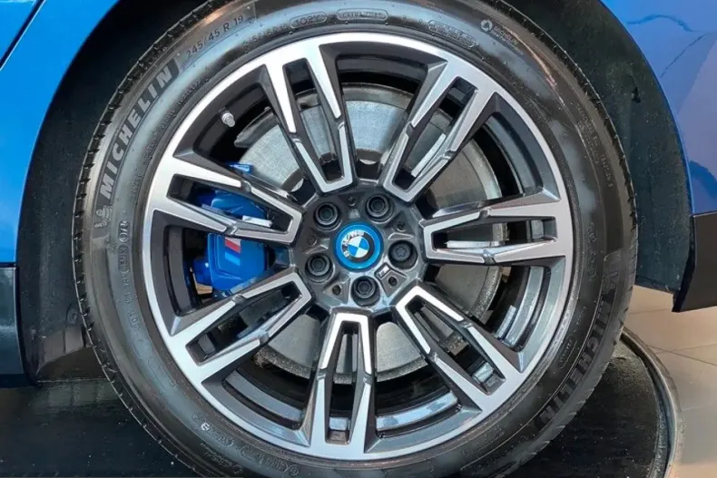 BMW 550 (Seria 5) din 2024 cu 24.978 km - oferta BMW230147 - foto 5
